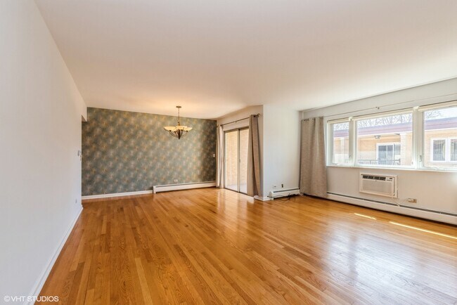Photo - 3552 N Oleander Ave Unit 205