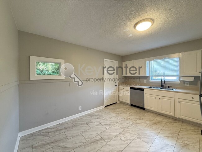 Photo - 550 Alexander Dr Unit A