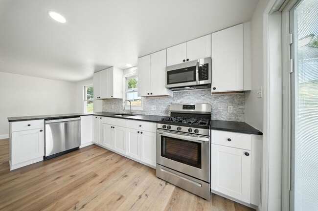 Photo - 155 Montgomery St