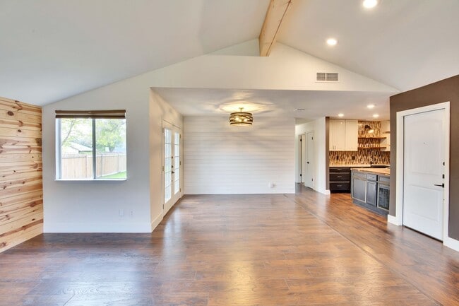 Photo - 7002 Skynook Dr