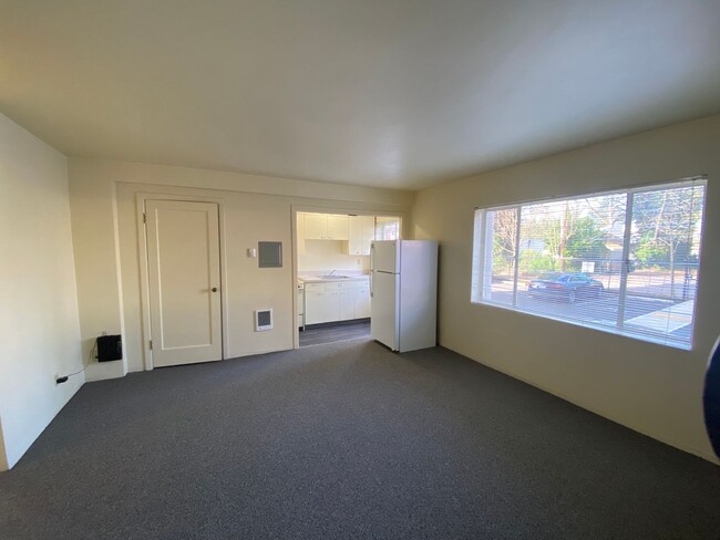 Photo - Eugene Manor Apartments