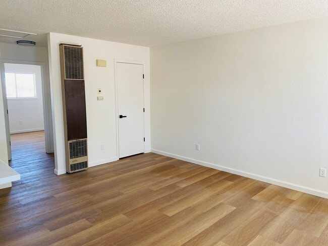 Photo - 207 N Broadway St