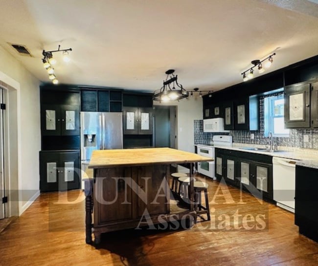 Photo - 311 S Alameda St Unit 1