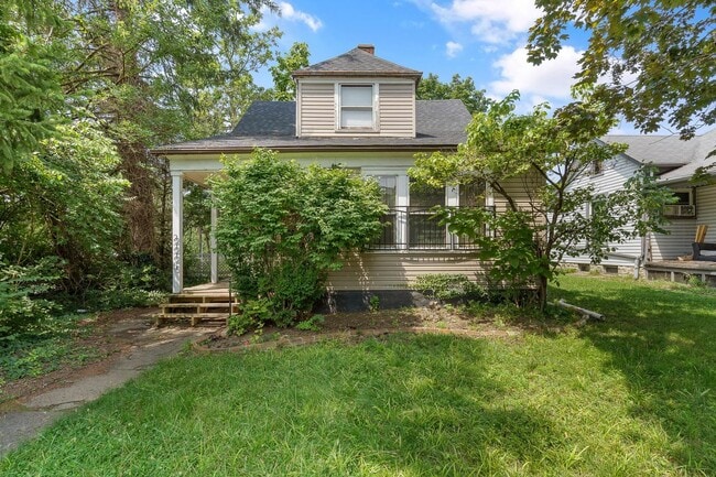 2225 Catalpa Dr.