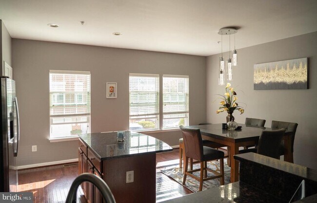 Photo - 506 Edelen Station Pl