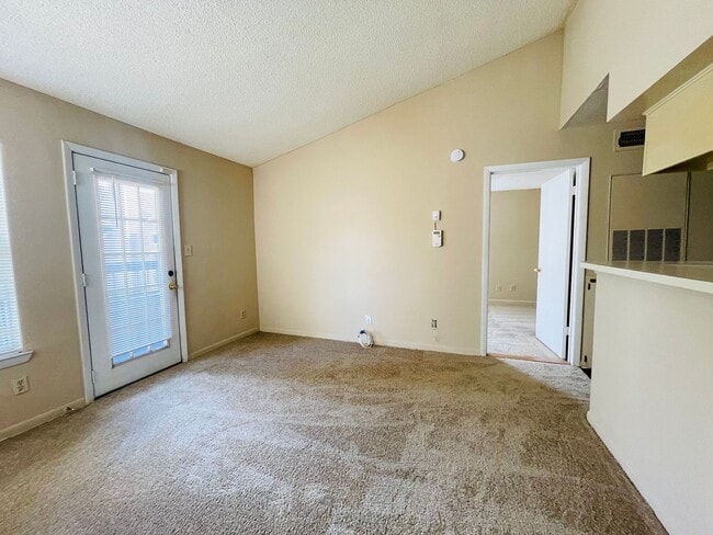 Photo - 2 MONTHS FREE- BEAUTIFUL 1/1 -Condo for Re...
