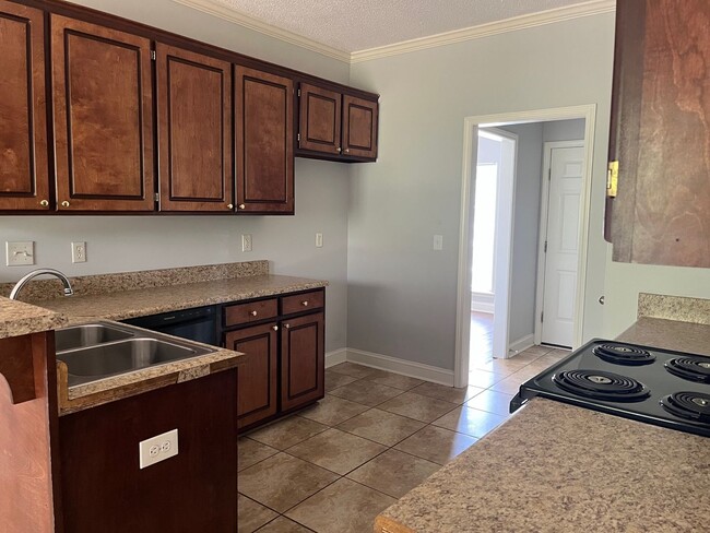 Photo - 213 Hedgerow Dr