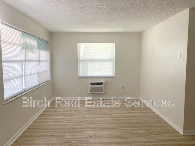 Photo - 200 Waverly Way