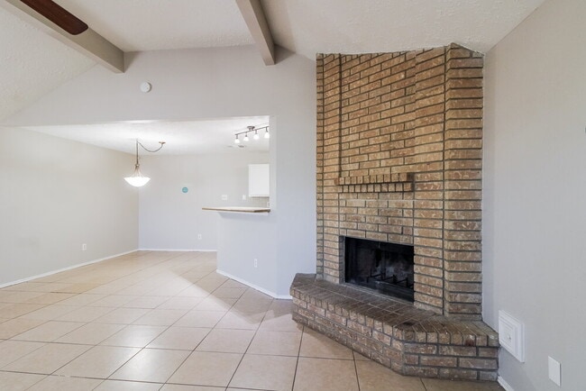 15503 Boulder Oaks Dr