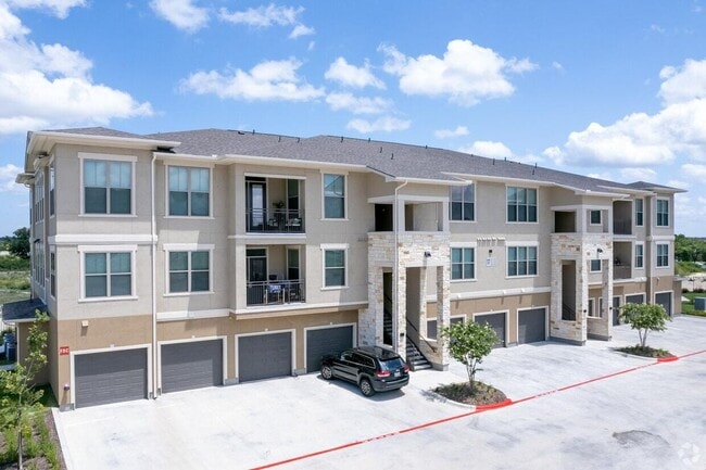 Building Photo - 260 S Brook Dr Unit A1