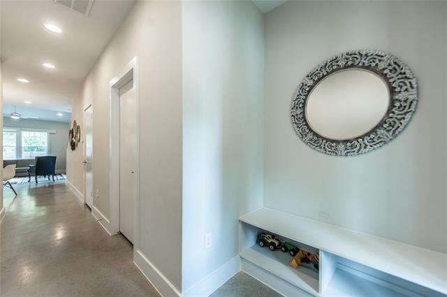 Photo - 971 Bassett Pl