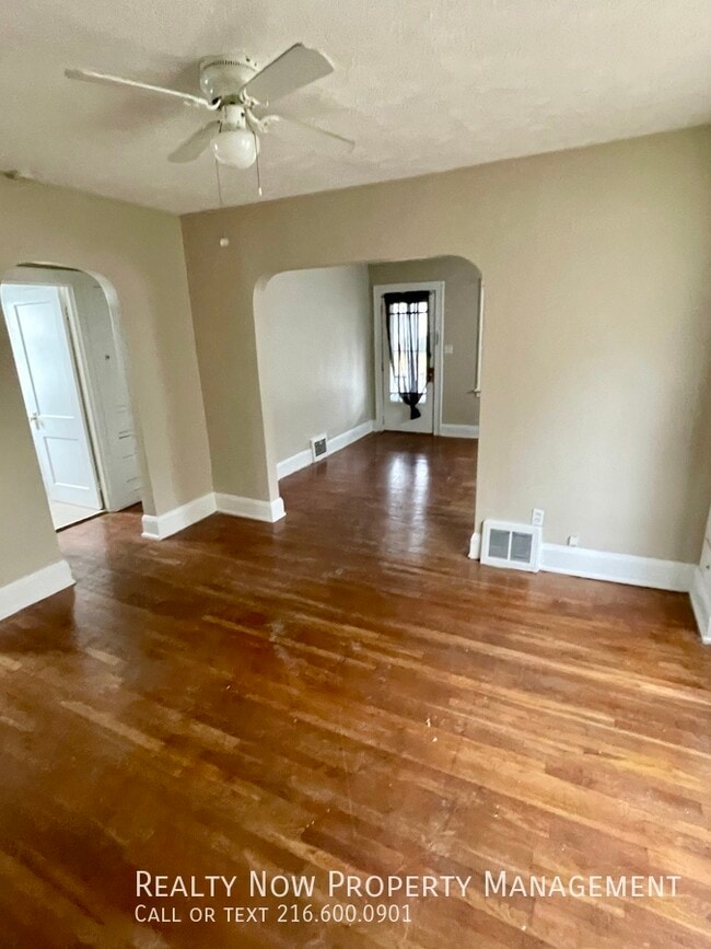 Photo - 19411 Muskoka Ave