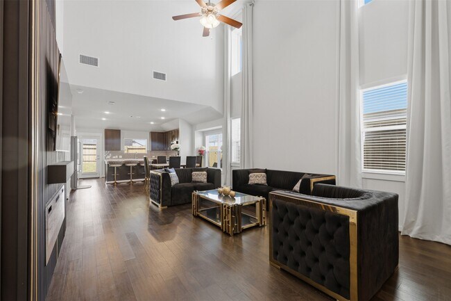 Photo - 7415 Casuna Ln