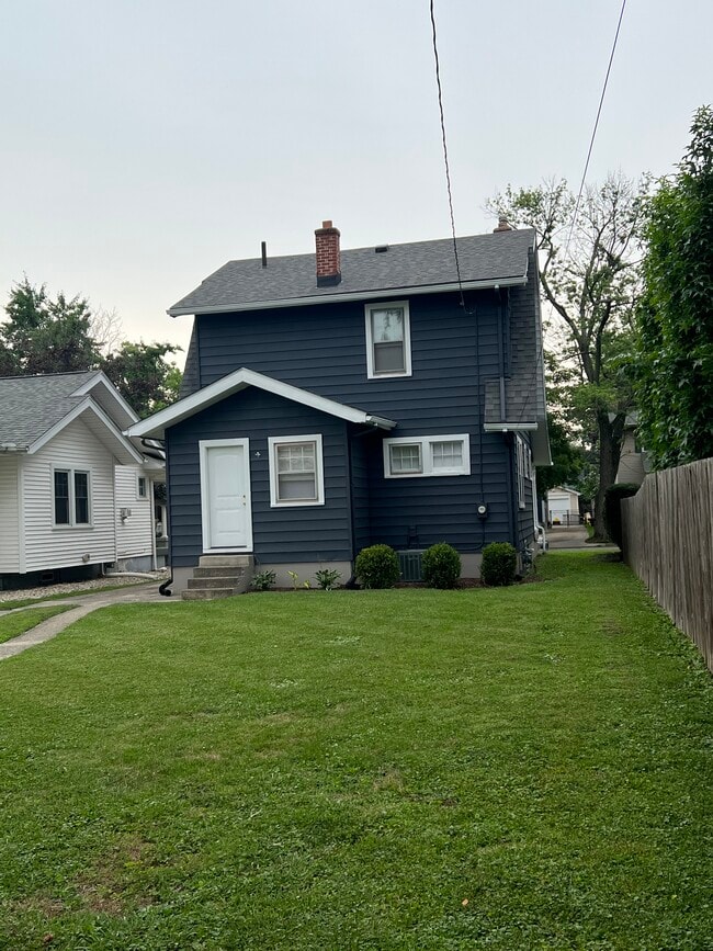 Rear yard - 337 Monteray Ave