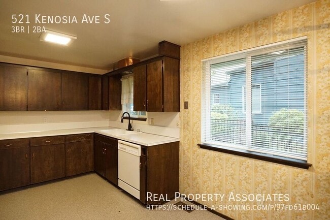 Photo - 521 Kenosia Ave S