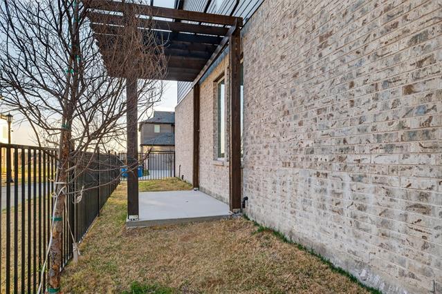 Photo - 8901 Lowell St