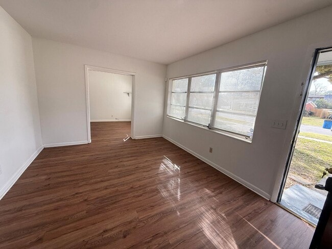 Photo - *Move-In Special!* - Sweet 3/1 Ranch Style Home in Arlington