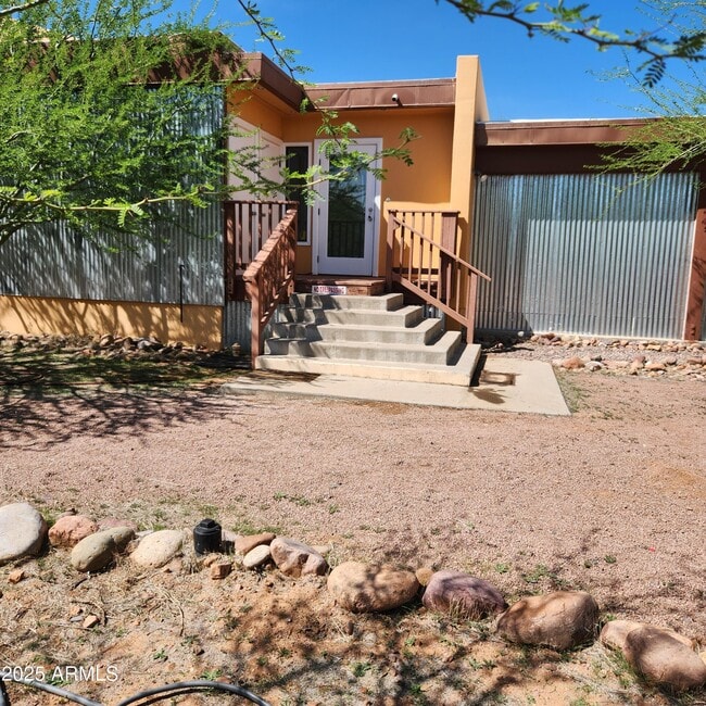 Photo - 399 Ewing Trail