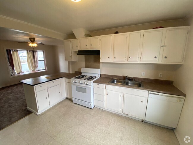 Building Photo - Super Cute 2 bedroom! Rental