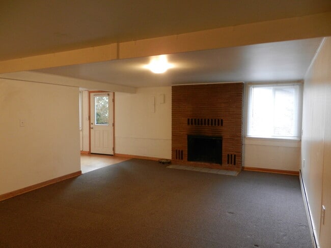 Habitación principal 14X21 FT - 217 18th Ave Unidad Lower Level Studio