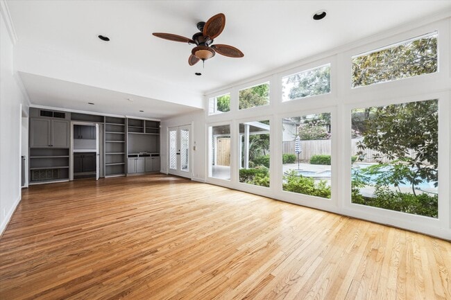 Photo - 3014 University Blvd