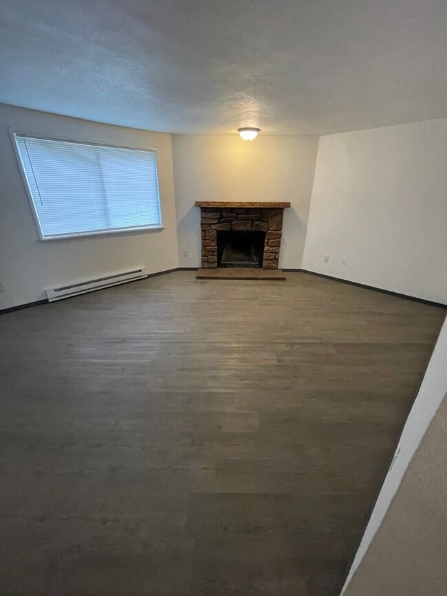 Building Photo - 1819 S 93rd St Unit B