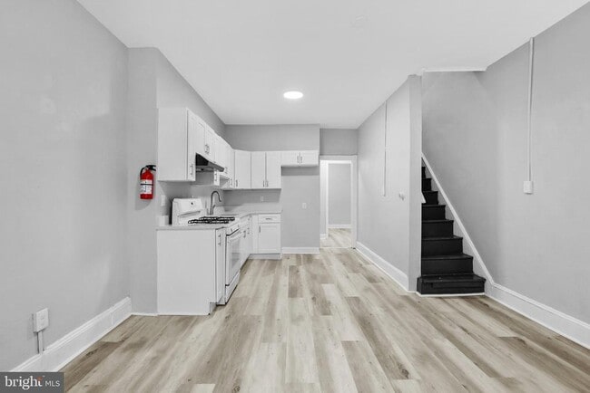 Building Photo - 3231 Hope St