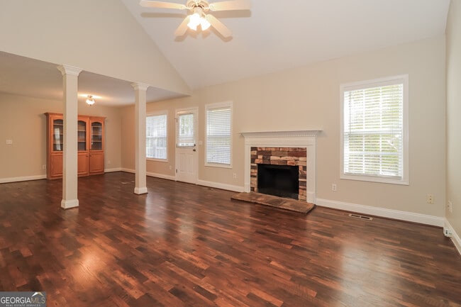 Photo - 13 Windrush Dr