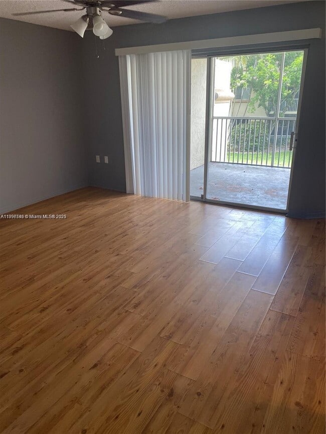 Photo - 19215 Glenmoor Dr Unidad 1