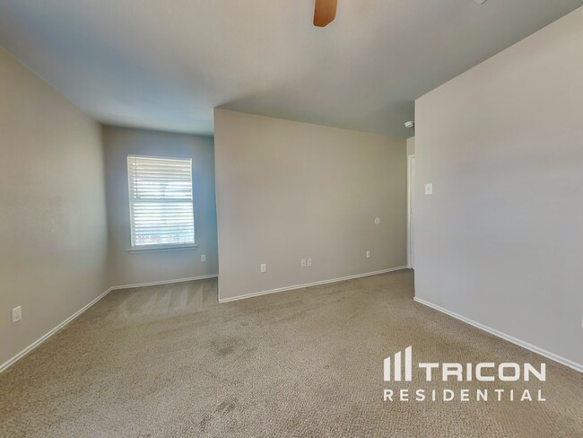 Photo - 294 Pigeonberry Pass