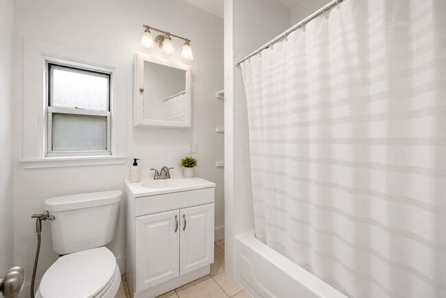 Photo - 66 Mozart St Unit 3