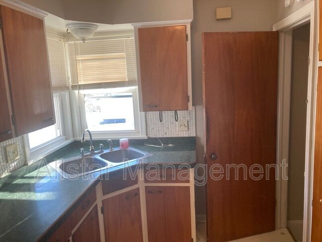 Photo - 870 Frederick Blvd