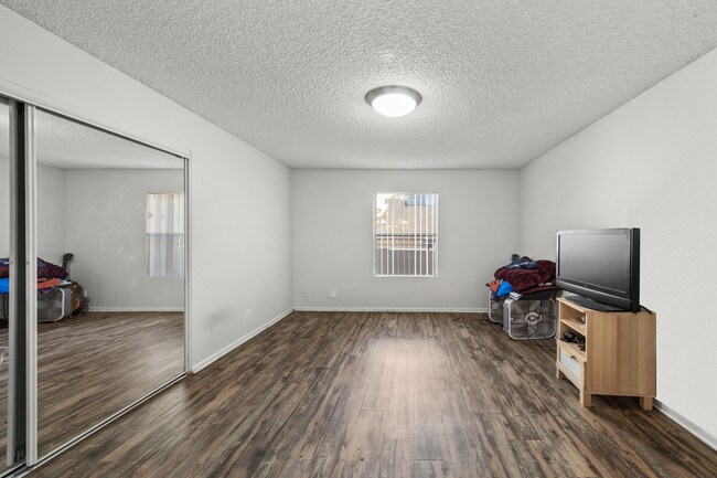 Photo - 7500 Mason Ave Apartamentos Unidad 102