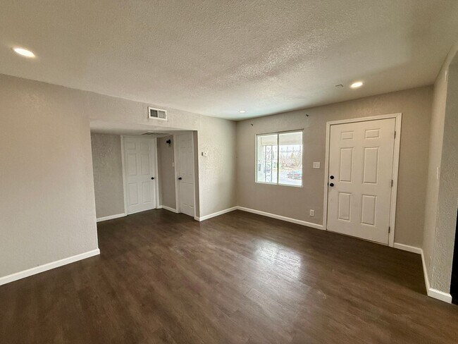 5593 Hunt Ct Unit 1