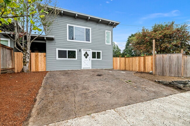 Building Photo - 920 W 20th Ave