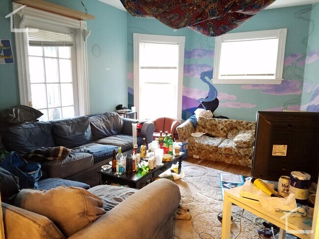 Photo - 81 Linden St