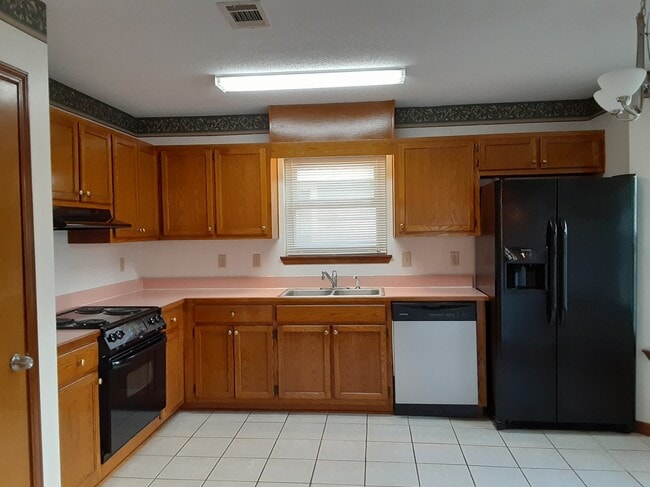 Photo - 1933 Estival St