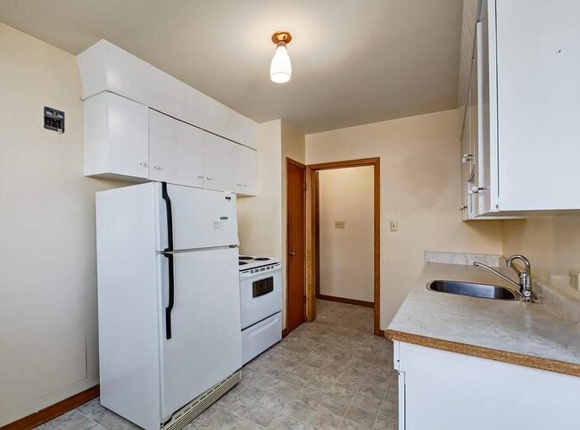 Photo - Lord Robinson Apartments