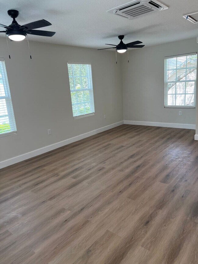 Photo - 510b Greenbrier Avenue