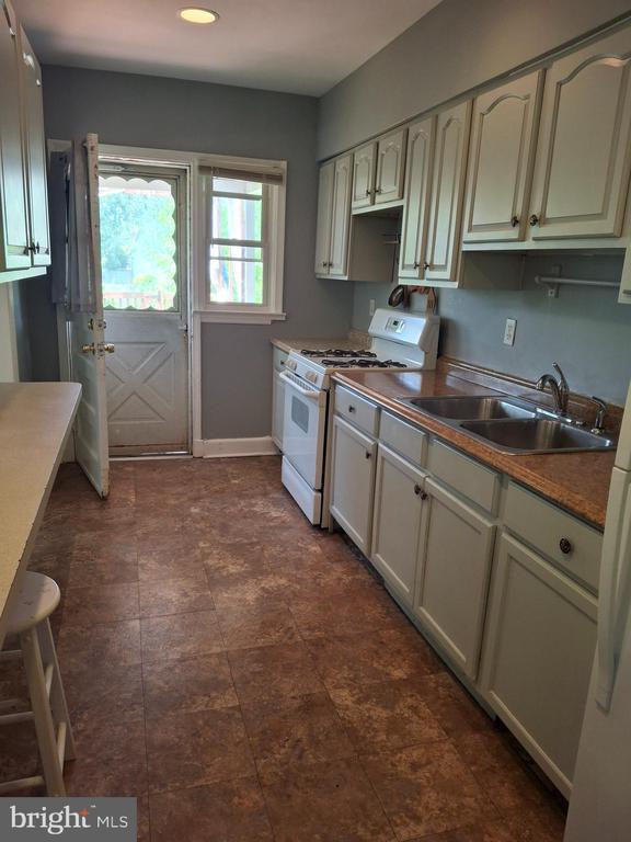 Photo - 3906 Rosecrest Ave