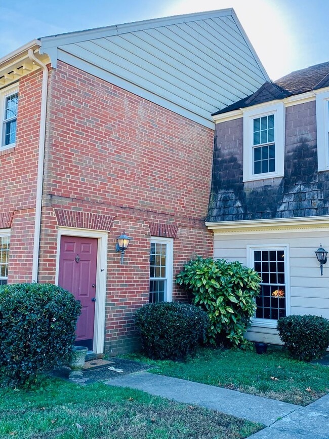 Photo - 3810 Hermitage Rd Unit Apt. H