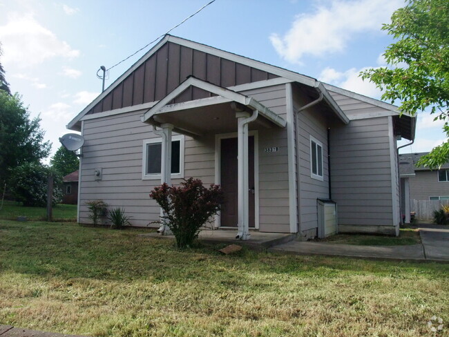 Building Photo - 3831 Duplex Ct SE Unit Duplex 3831  B Rental