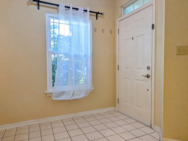 Photo - 72 Harvard Cir