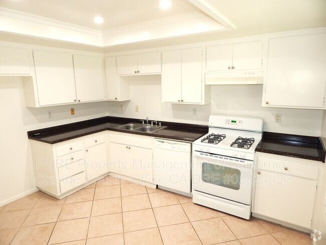 Building Photo - 16972 Hoskins Lane Unit Apt 2