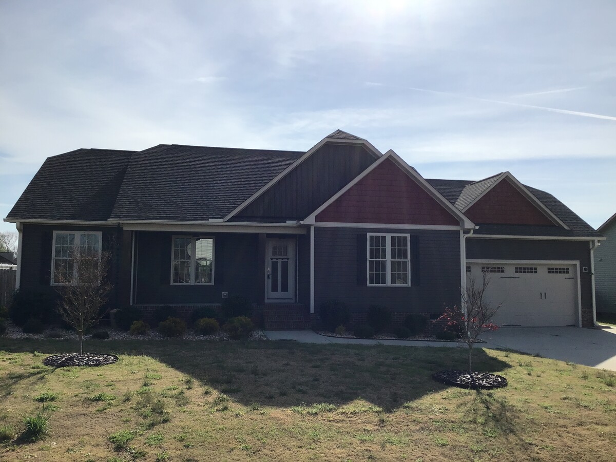 Photo - 15 Hanford Dr House