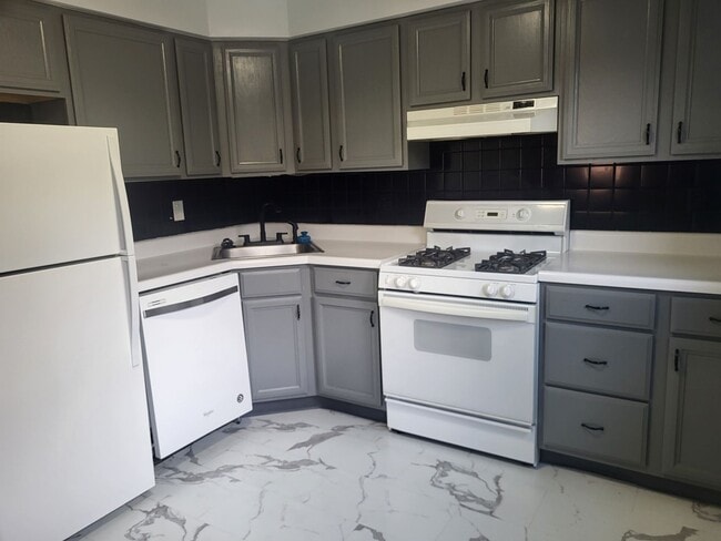 Photo - 3 bedroom, 1.5 bath ranch in Penn Hills!