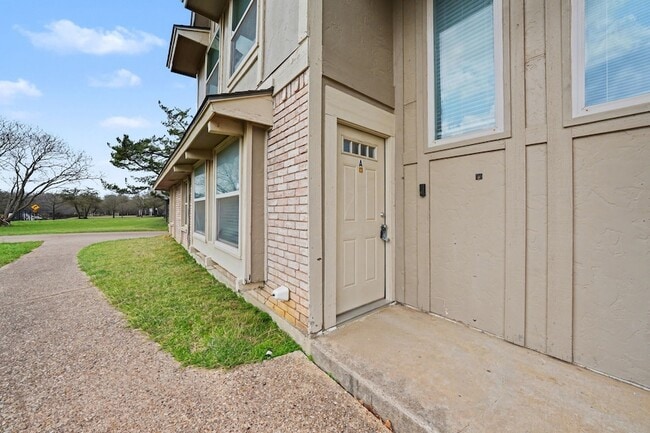 Photo - 6925 Calender Rd Unit A