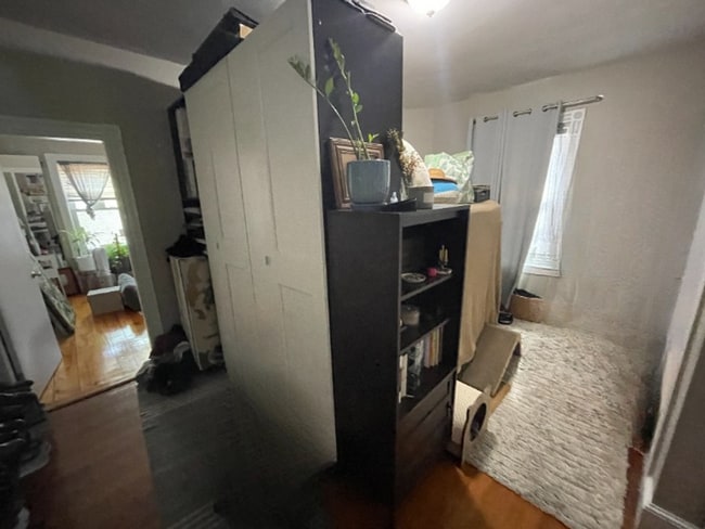 Photo - One Bedroom ** Newton Highlands Village ~ MBTA GL-D