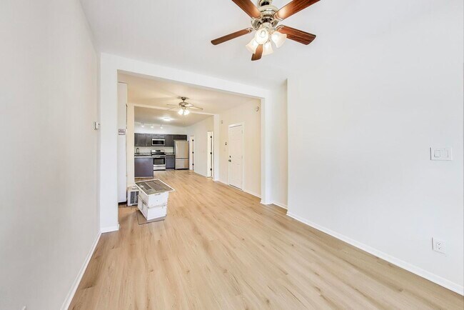 Photo - 1131 W Taylor St Unit 2F