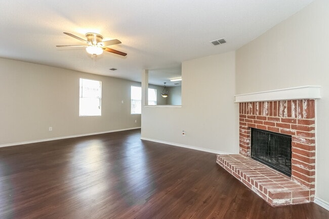 Photo - 4012 Irish Setter Dr